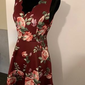 Women’s scallop neckline dress sleeveless size Lar